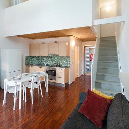 White And Brown Exclusive Loft With Terrace - Free Parking - M2 Station Apartment Милано Екстериор снимка