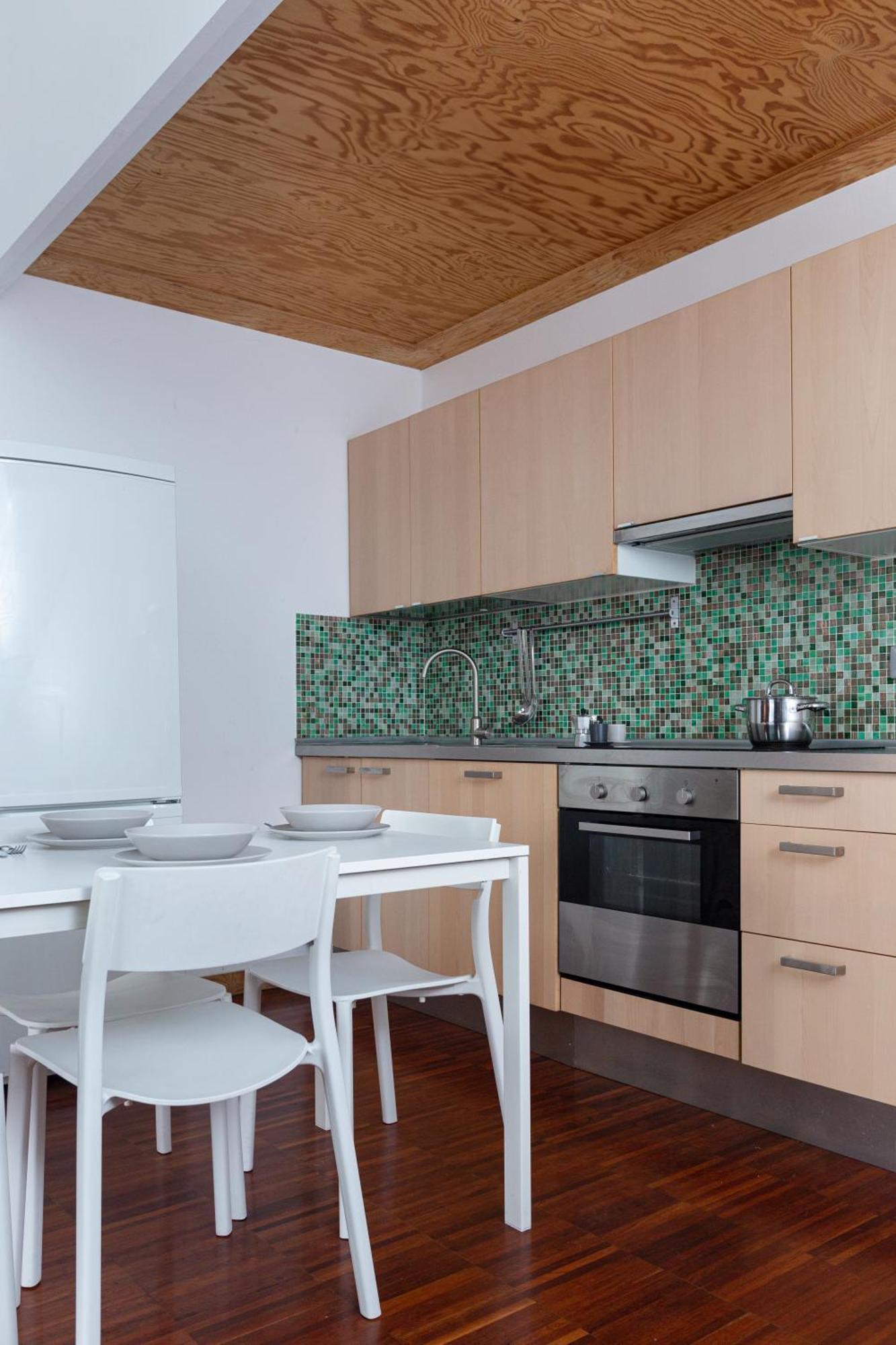 White And Brown Exclusive Loft With Terrace - Free Parking - M2 Station Apartment Милано Екстериор снимка